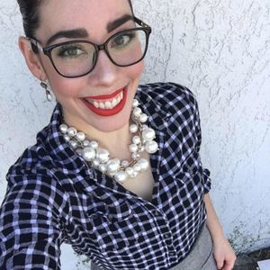 Meet your Posher, Iris